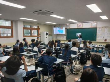 2025. 6. 24. 1�г� �����ڿ����� Ȱ�� å��... ÷���̹���